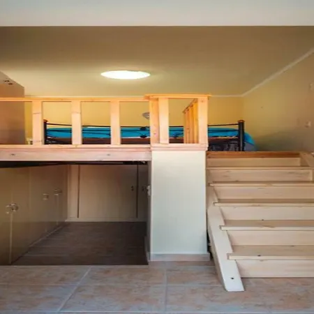 Amazing House In Сasa de vacaciones Chalki Town