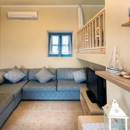 Amazing House In Chalki Town