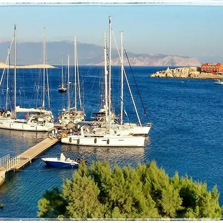 Сasa de vacaciones Amazing House In Chalki Town