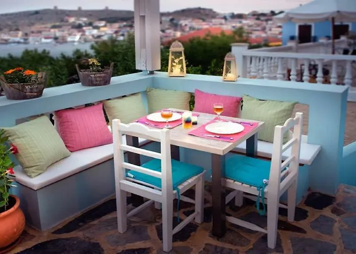 Amazing House In 펜션 Chalki Town